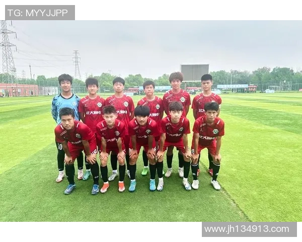 中国U15足球队迎战印尼队力争胜利展现青春风采